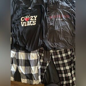 Set of 2 women’s size L pj sets
